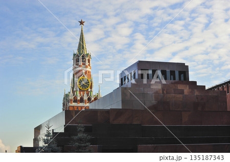 view of the Kremlin and Lenin's mausoleum in Moscow 135187343
