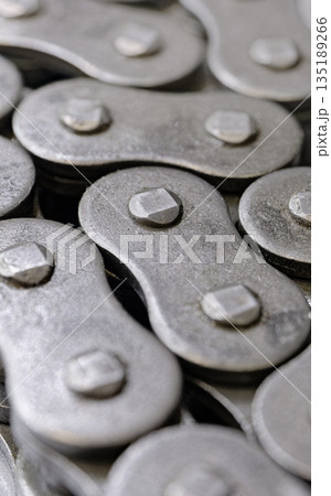 Steel chain links for chain transmission Steel chain links for chain transmission 135189266
