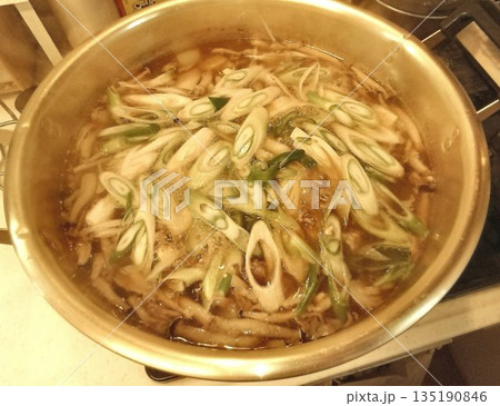 山形の秋に想いを馳せつつ台所で作った… 芋煮 135190846
