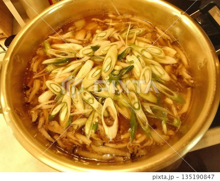 山形の秋に想いを馳せつつ台所で作った… 芋煮 135190847