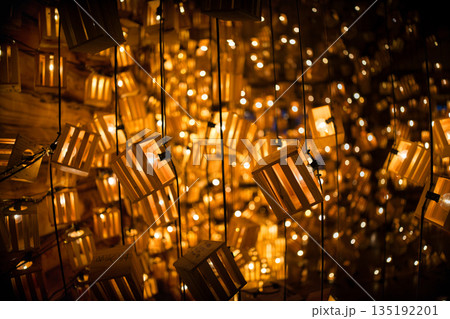沢山のランタン 135192201