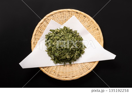 くわの葉　茶葉 135192258