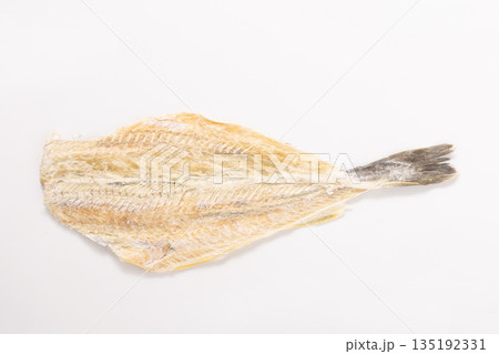 ［北海道産］開き　こまい　魚介乾製品 135192331