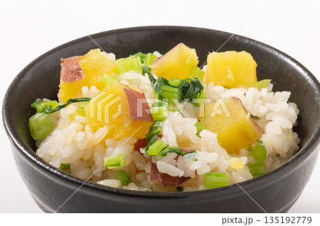 さつまいも 蕪の葉 炊き込みご飯 さつまいも 蕪の葉 炊き込みご飯 135192779