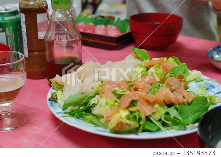 海鮮サラダ 135193373