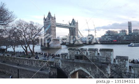 London, UK - December 31 2022: Surrounding View of London Bridge London, UK - December 31 2022: Surrounding View of London Bridge 135194311