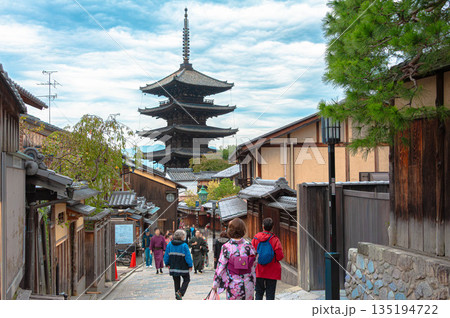 京都の絶景 八坂の塔 京都の絶景 八坂の塔 135194722