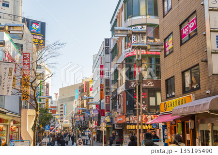 八王子市の都市風景　八王子駅北口 135195490