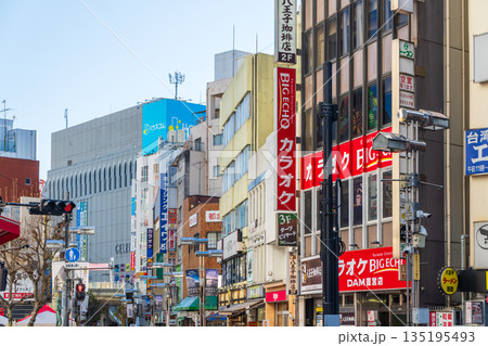 八王子市の都市風景 八王子駅北口 八王子市の都市風景 八王子駅北口 135195493