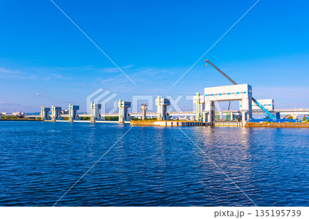 淀川ゲートウェイ（淀川大堰閘門） 135195739