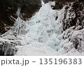 乙女渓谷夫婦滝の氷瀑 135196383