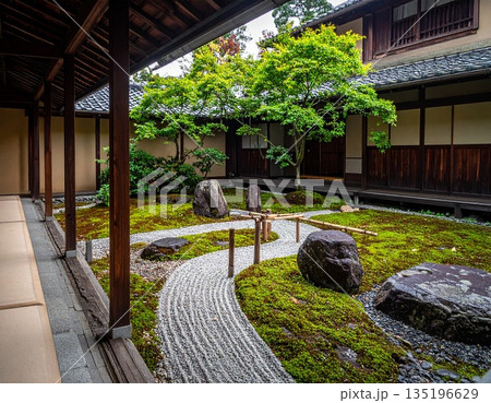 【AI生成画像】京町屋で四季折々楽しめる坪庭 135196629
