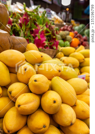 Fruits at a Vietnamese night market 135196799