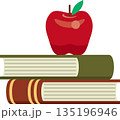 リンゴと本のイラスト 135196946