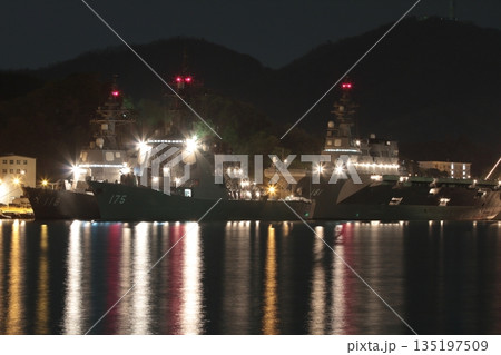 夜の護衛艦 夜の護衛艦 135197509