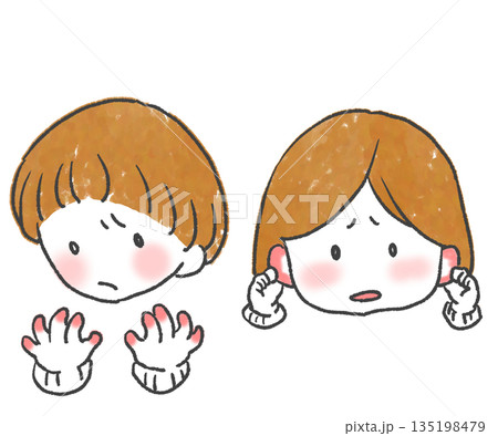 耳､手がしもやけになってしまった女の子 135198479