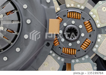 Car spare parts, engine clutch kit Car spare parts, engine clutch kit 135199764