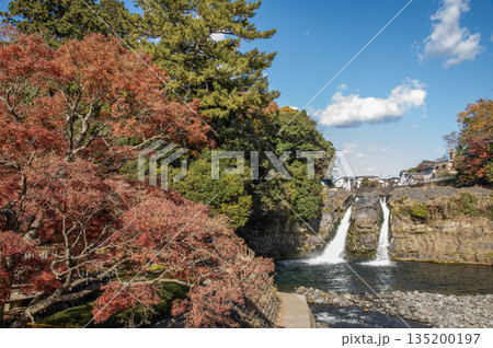 裾野市中央公園　五竜の滝　静岡県裾野市　 135200197
