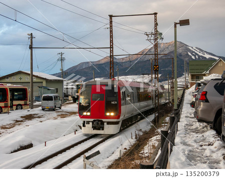 湯田中駅のスノーモンキー号 135200379
