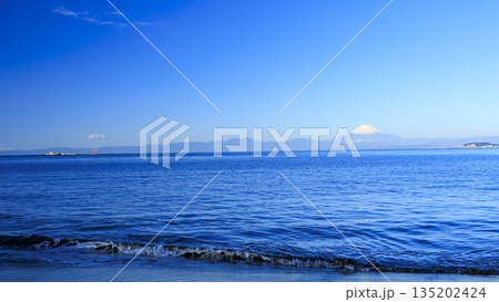 葉山町森戸海岸の冬 葉山町森戸海岸の冬 135202424