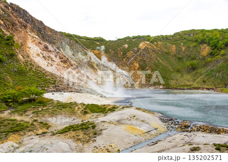 登別温泉地獄谷　大湯沼 135202571