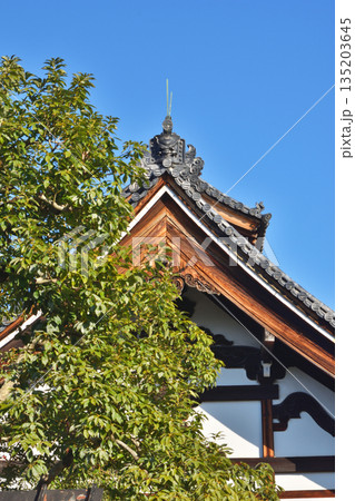 等持院の鬼面瓦 135203645