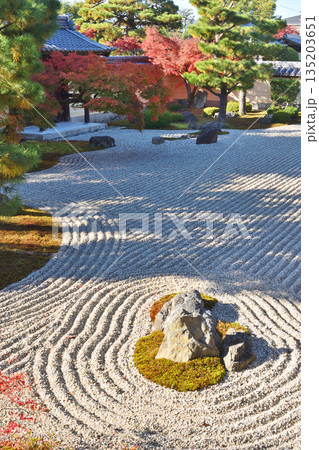 等持院の枯山水庭園 等持院の枯山水庭園 135203651