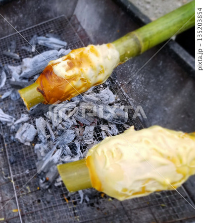 青竹バウムクーヘンを焼く 青竹バウムクーヘンを焼く 135203854