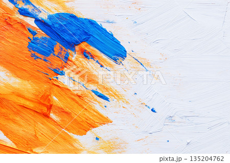 青とオレンジのブラシストローク｜躍動感ある抽象アート背景 135204762