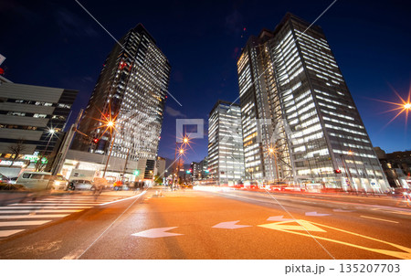 東京・中野坂上 交差点夜景 東京・中野坂上 交差点夜景 135207703
