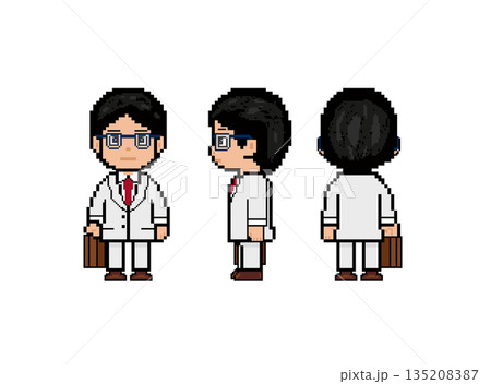 青いメガネの社会人男性_白いスーツ 135208387