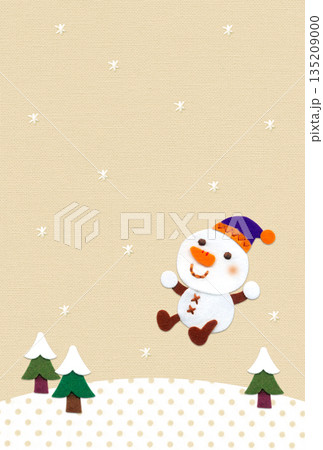 雪原と雪だるまのアップリケあいさつ状／縦型・ベージュ／文字なし 135209000