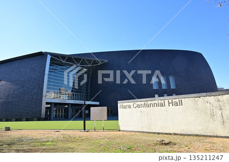 なら100年会館（奈良県奈良市）多目的ホール 135211247