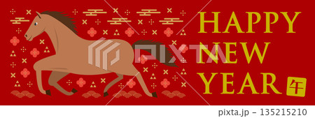 横向きの馬と和柄のイラストの横長の年賀状_HAPPY NEW YEAR_赤 135215210