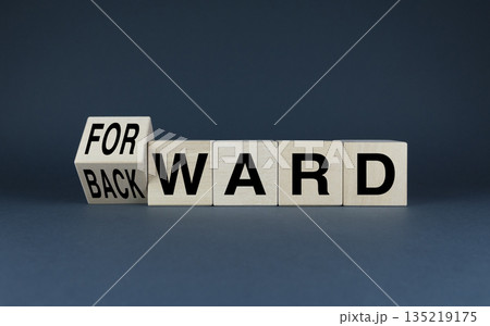 Cubes form words Backward - forward. The concept of choice in business, strategies and ways of development 135219175