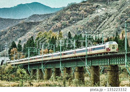 上越線の特急電車 135223332