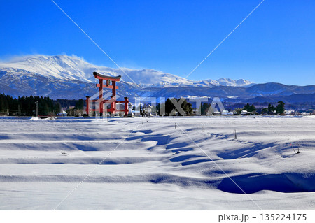 2026年1月 吹雪の月山山頂 2026年1月 吹雪の月山山頂 135224175