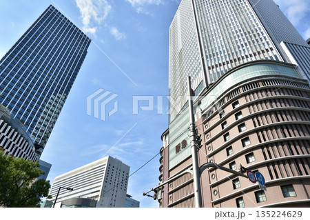 大阪 梅田の都市風景 135224629