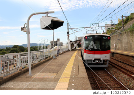 山陽電車東垂水駅に停車中の列車 135225570