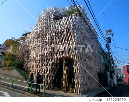 台湾パイナップルケーキ サニーヒルズ南青山店 隈研吾 135225670