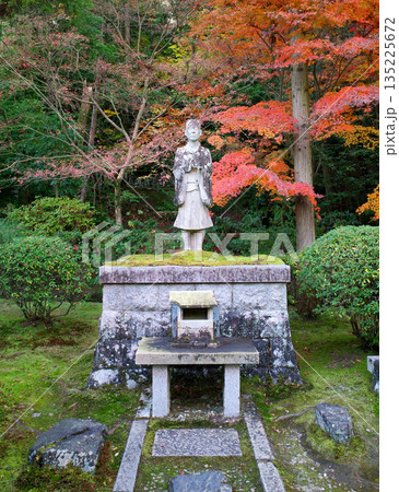 京都 一休寺の秋の紅葉 京都 一休寺の秋の紅葉 135225672