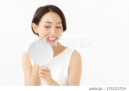 女性　歯周病ケア	 135225724