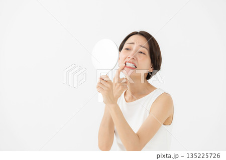 女性　歯周病ケア	 135225726