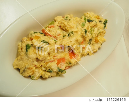 かぼちゃ入り白和え、妻の手作り家庭料理、家庭で楽しむ夕ご飯、幸せ家族 かぼちゃ入り白和え、妻の手作り家庭料理、家庭で楽しむ夕ご飯、幸せ家族 135226166