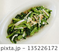 大根と春菊のお浸し、妻の手作り家庭料理、家庭で楽しむ夕ご飯、幸せ家族 135226172