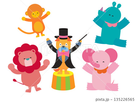 サーカスでパフォーマンスをするかわいい動物たちのイラスト 135226565