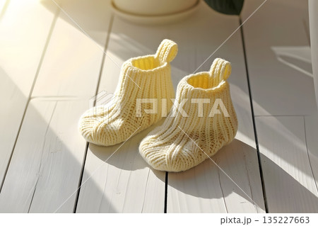 出産と育児のイメージ 135227663