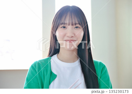 20代女性のビューティーポートレート 20代女性のビューティーポートレート 135230173
