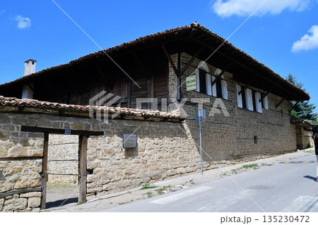 ブルガリア、アルバナシ、コンスタンツァリエフの家 135230472