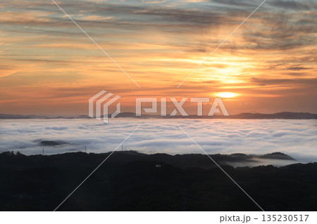 日の出と雲海5384 135230517